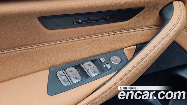 BMW 5 Series G30 — Фото автомобиля 29
