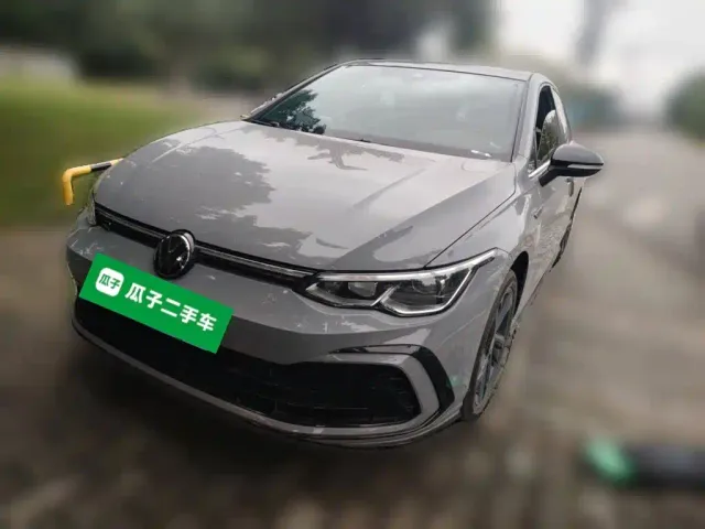 Фотография автомобиля — Volkswagen Golf