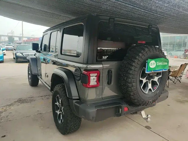 Jeep Wrangler — Фото автомобиля 4