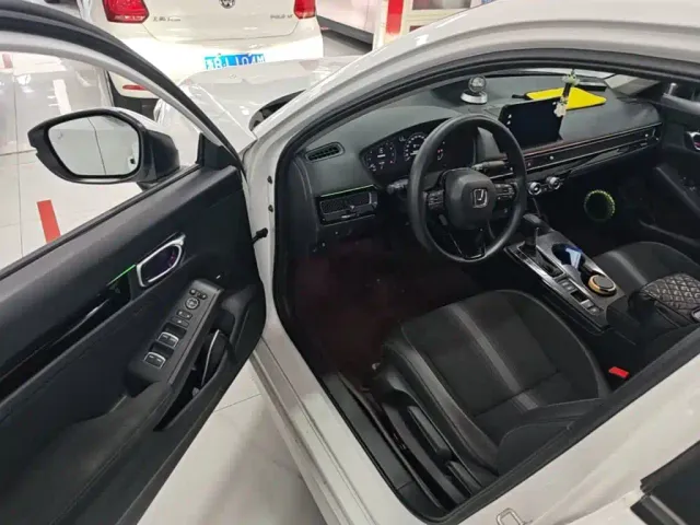 Honda Civic — Фото автомобиля 15
