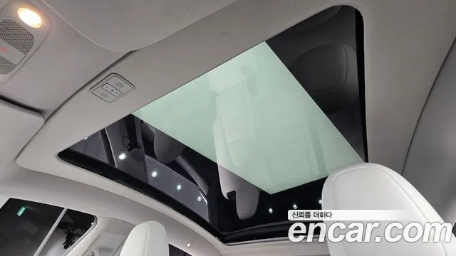 Tesla Model Y — Фото автомобиля 22