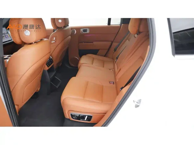 Li Auto L7 — Фото автомобиля 7