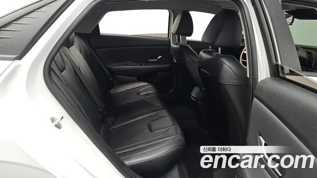 Hyundai AVANTE Avante (CN7) — Фото автомобиля 12