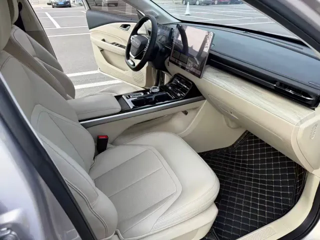 Wuling Starlight — Фото автомобиля 11