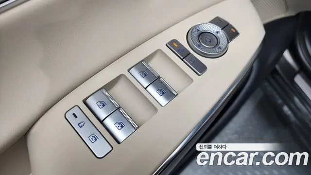 Genesis GV70 — Фото автомобиля 28