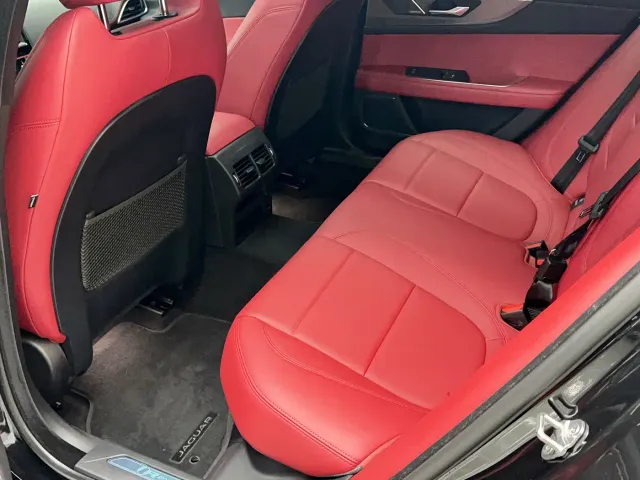 Jaguar XEL — Фото автомобиля 20