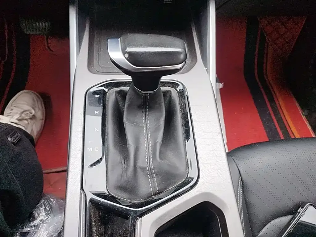 Geely Emgrand 2022 4th Generation 1.5L CVT Premium — Фото автомобиля 18