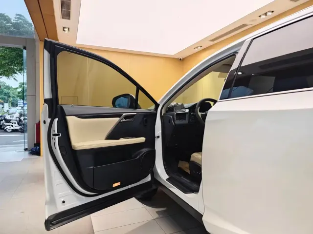Lexus RX — Фото автомобиля 7