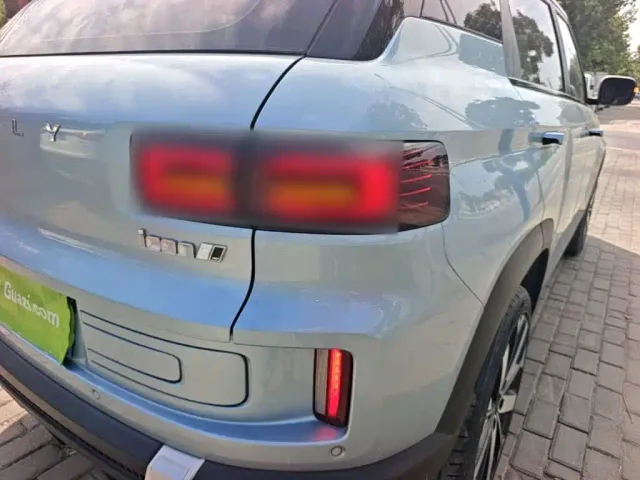 Geely ICON — Фото автомобиля 7