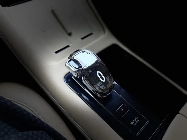Aito M7 — Фото автомобиля 11