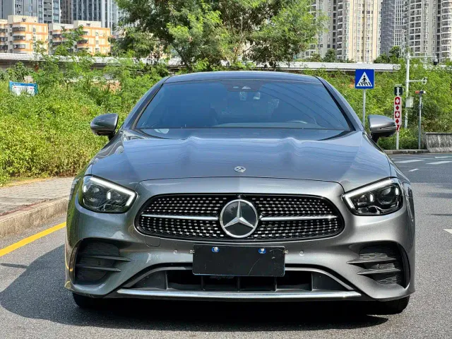 Mercedes-Benz E-Class — Фото автомобиля 2