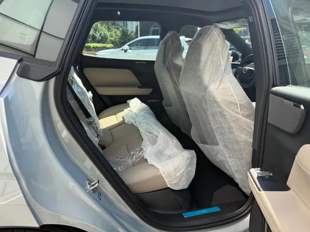 Volvo XC70 Plug-in Hybrid — Фото автомобиля 10
