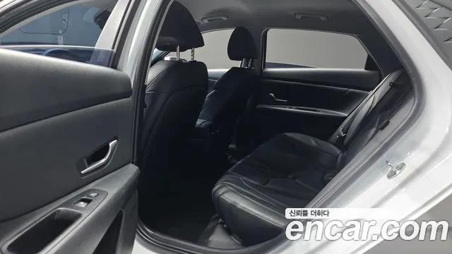 Hyundai AVANTE Новый Avante (CN7) — Фото автомобиля 12