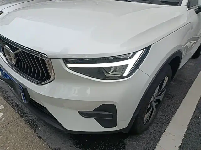Volvo XC40 — Фото автомобиля 23