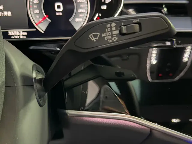 Audi A8 — Фото автомобиля 25