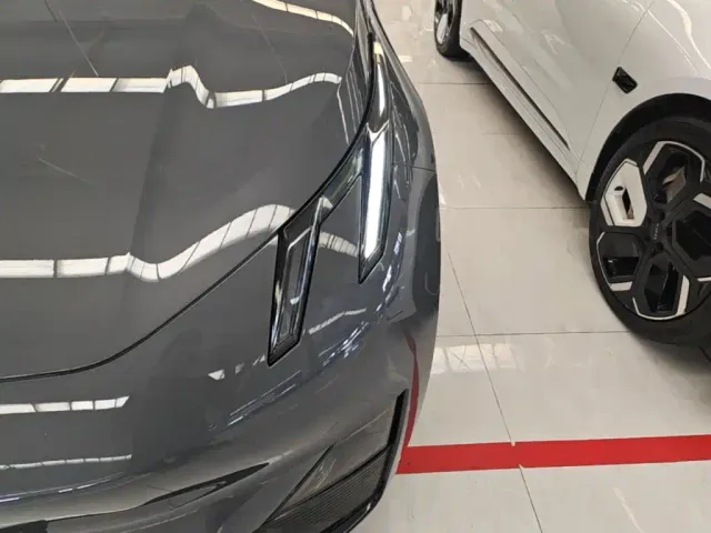 Lynk & Co Z20 — Фото автомобиля 23