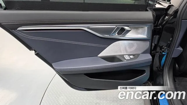BMW 8 Series G15 — Фото автомобиля 14