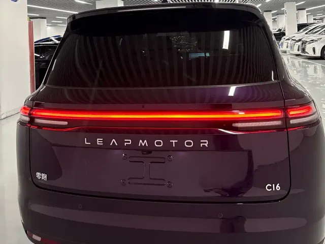 Leapmotor C16 — Фото автомобиля 4