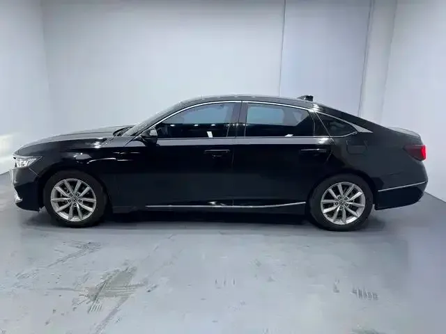 Honda Accord — Фото автомобиля 8