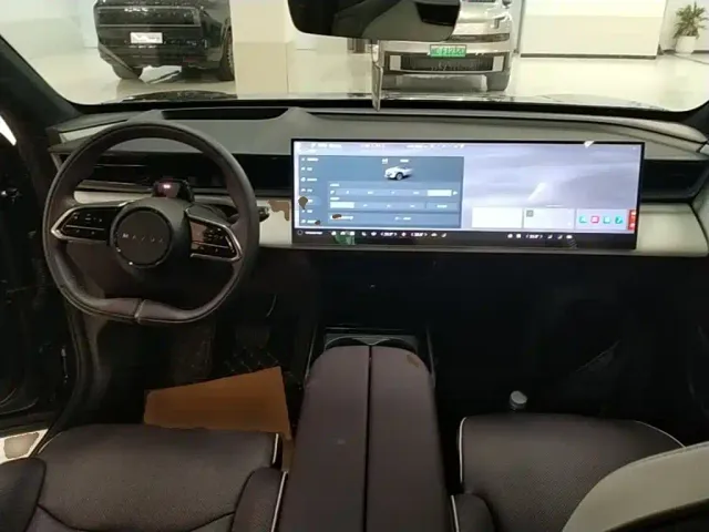 Mazda EZ-60 — Фото автомобиля 9