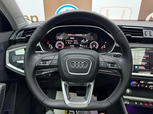Audi Q3 — Фото автомобиля 11