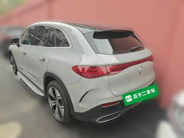 Mercedes-Benz EQE SUV — Фото автомобиля 4