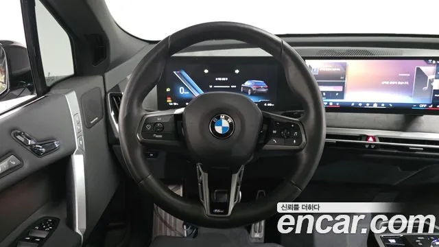 BMW iX — Фото автомобиля 19