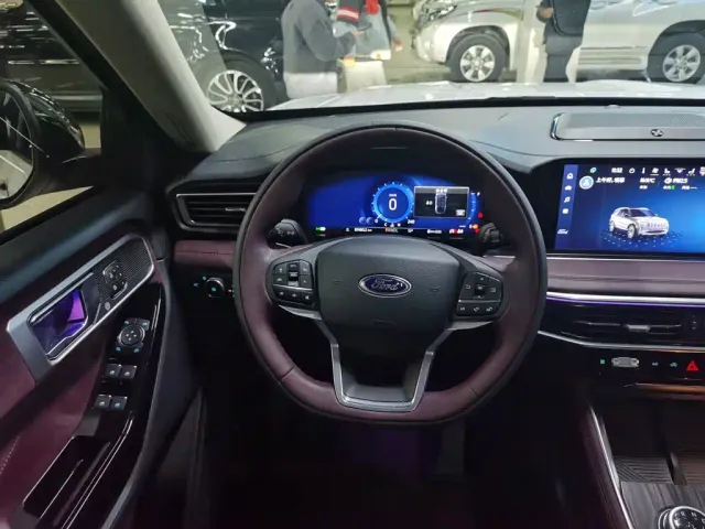 Ford Explorer — Фото автомобиля 13