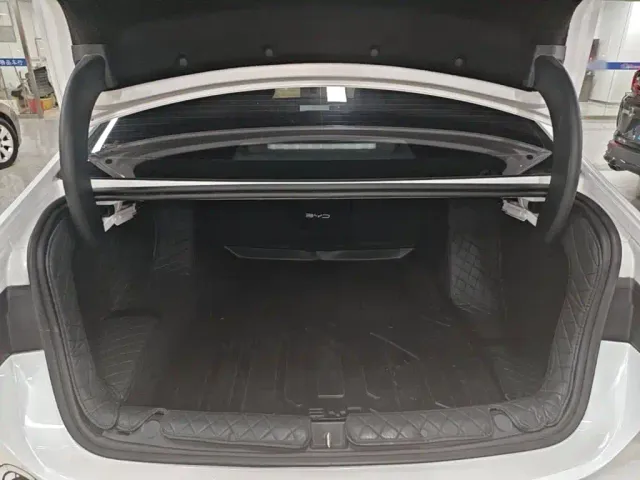 BYD Seal 05 DM-i — Фото автомобиля 18