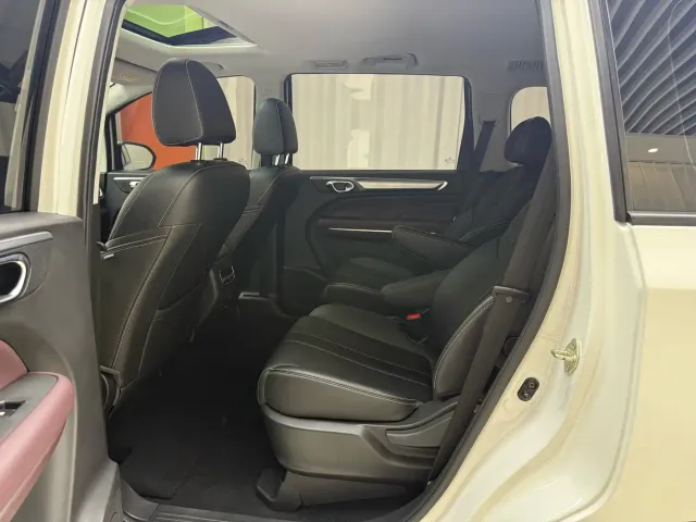 GAC Trumpchi M6 — Фото автомобиля 8