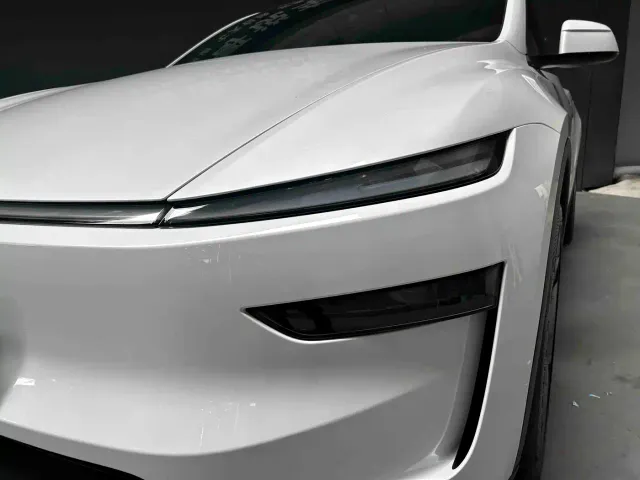 Tesla Model Y — Фото автомобиля 2
