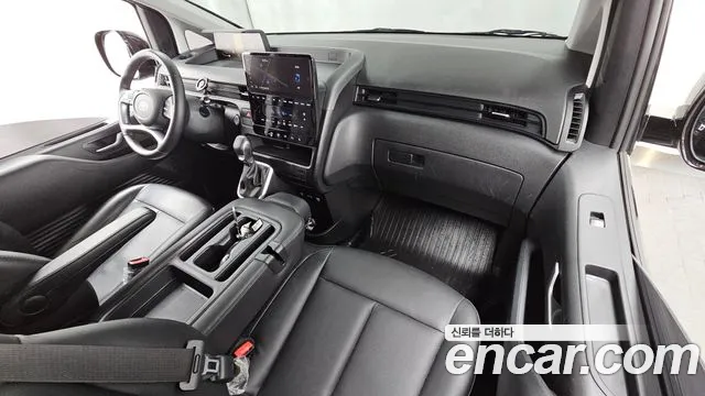 Hyundai Staria — Фото автомобиля 10