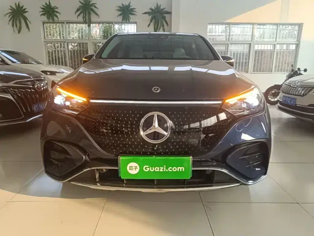 Mercedes-Benz EQE SUV — Фото автомобиля 2