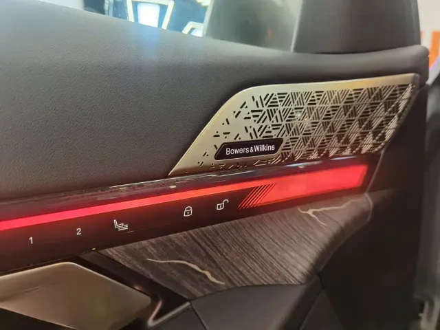 BMW 5 Series — Фото автомобиля 17