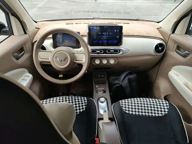 Wuling Hongguang Mini EV — Фото автомобиля 9