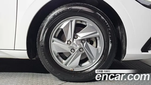 Hyundai Avante — Фото автомобиля 6