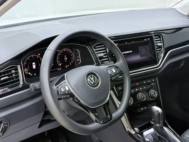Volkswagen T-Roc — Фото автомобиля 7