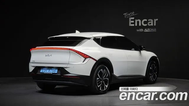 Kia EV6 — Фото автомобиля 2