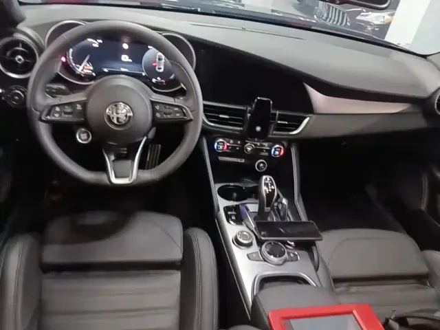 Alfa Romeo Giulia — Фото автомобиля 5