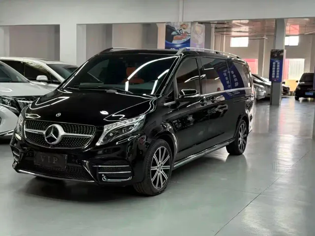 Фотография автомобиля — Mercedes-Benz V-Class