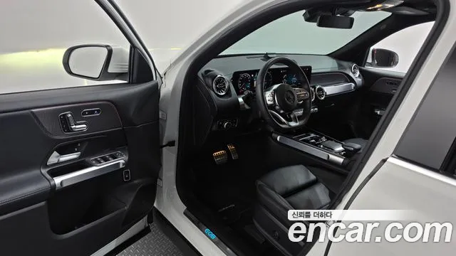 Mercedes-Benz EQB — Фото автомобиля 10