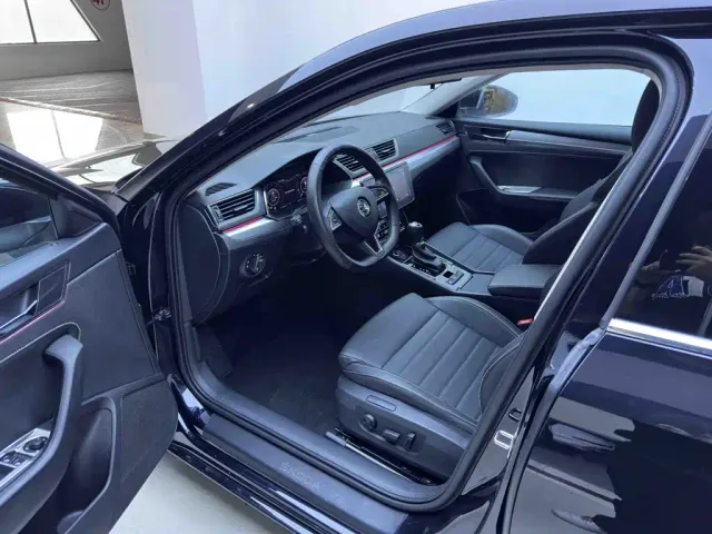 Skoda Superb — Фото автомобиля 9