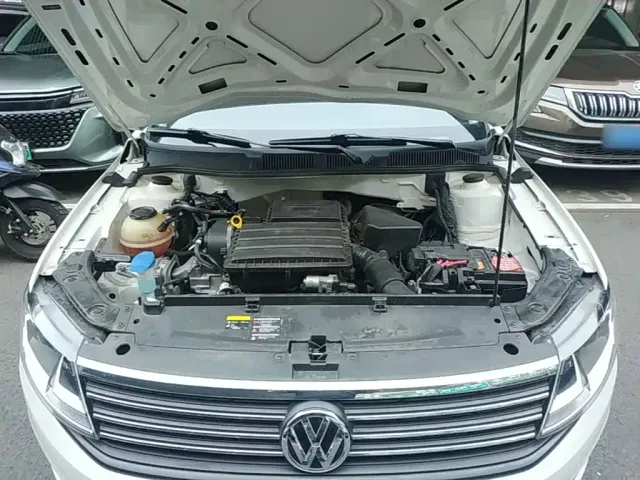 Volkswagen Lavida — Фото автомобиля 19