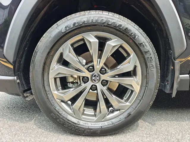 Toyota RAV4 — Фото автомобиля 24
