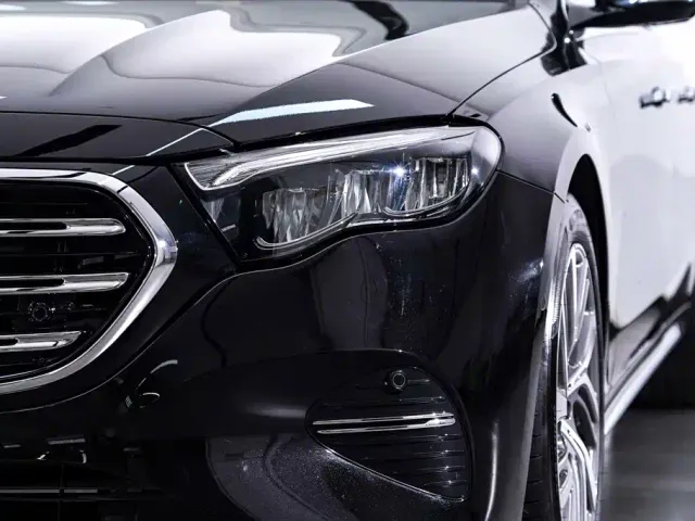 Mercedes-Benz E-Class — Фото автомобиля 10