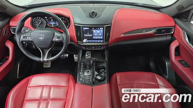 Maserati Levante — Фото автомобиля 7