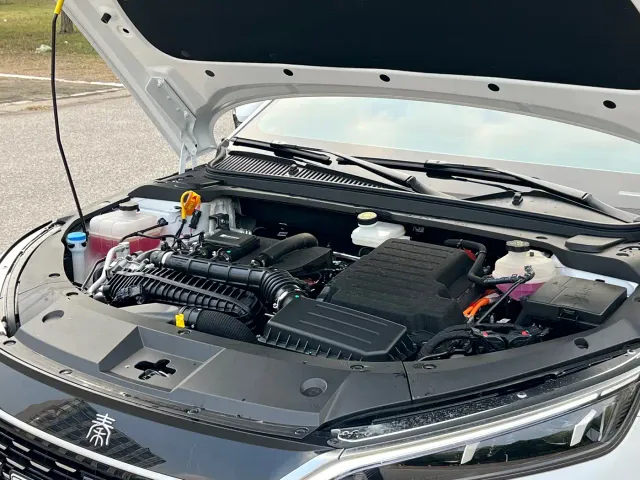 BYD Qin L — Фото автомобиля 30