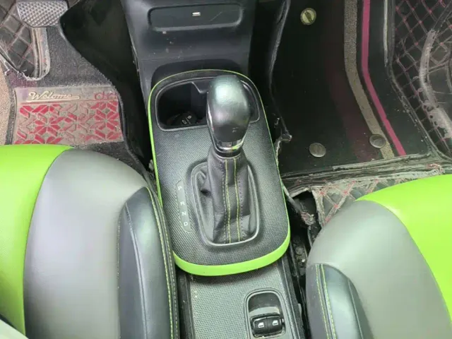 Roewe Clever — Фото автомобиля 13