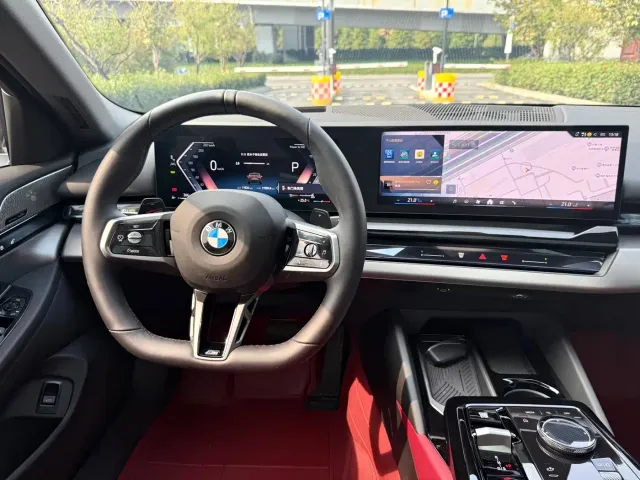 BMW 5 Series — Фото автомобиля 14
