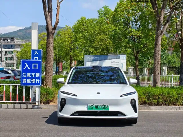 NIO NIO ET5 2022 75kWh — Фото автомобиля 2